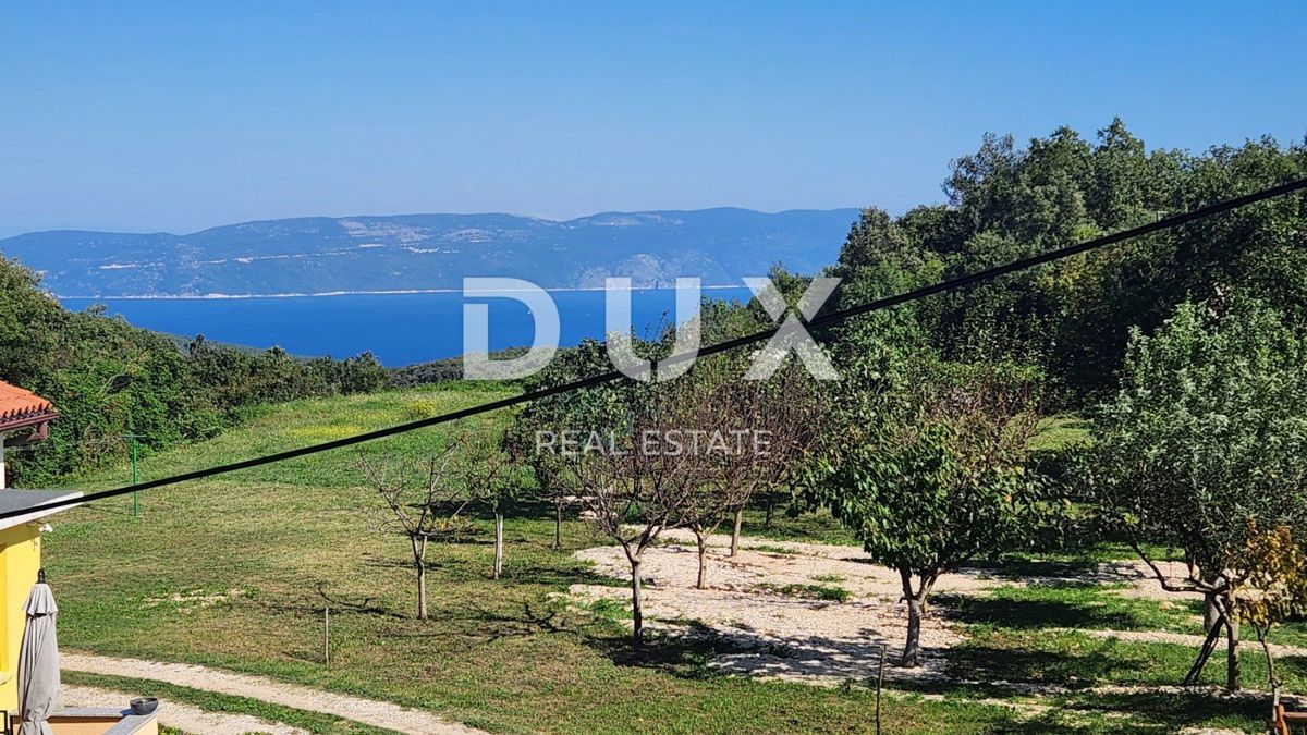 ISTRIA, LABIN - Casa isolata con servizi ausiliari e vista mare