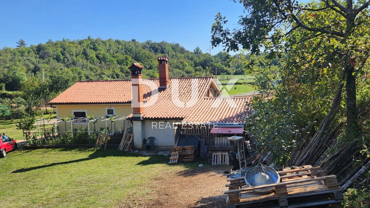 ISTRIA, LABIN - Casa isolata con servizi ausiliari e vista mare