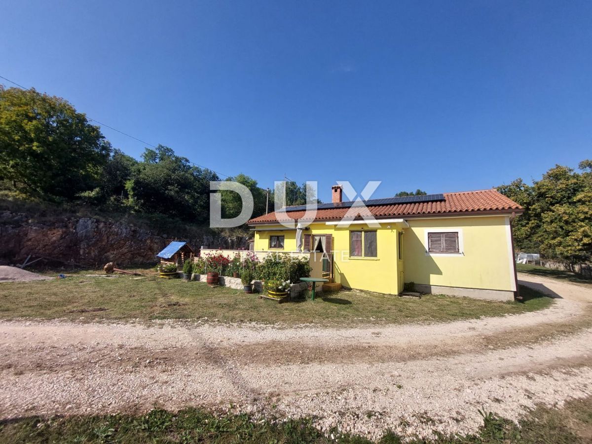ISTRIA, LABIN - Casa isolata con servizi ausiliari e vista mare