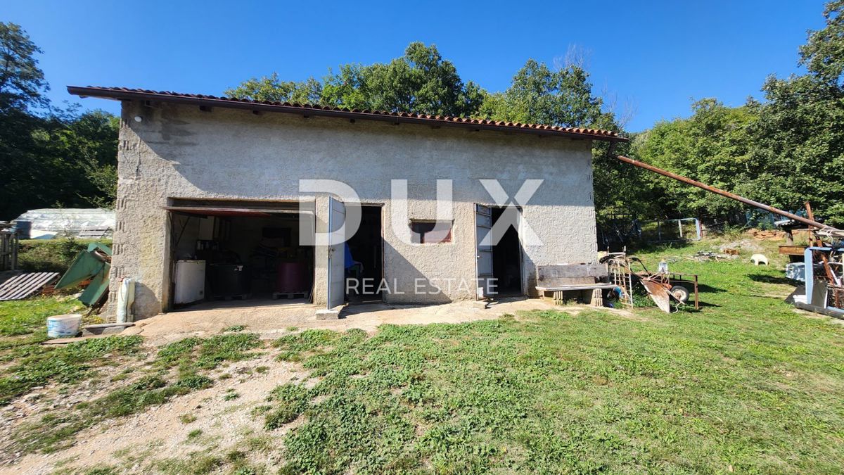 ISTRIA, LABIN - Casa isolata con servizi ausiliari e vista mare