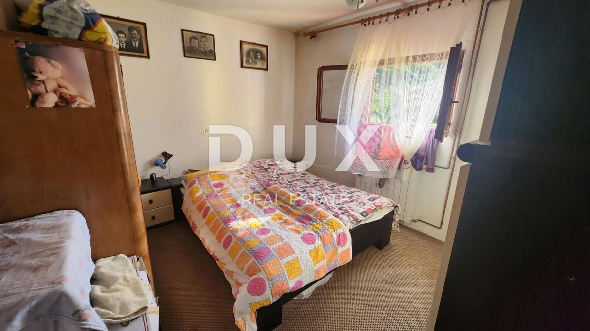 ISTRIA, LABIN - Casa isolata con servizi ausiliari e vista mare