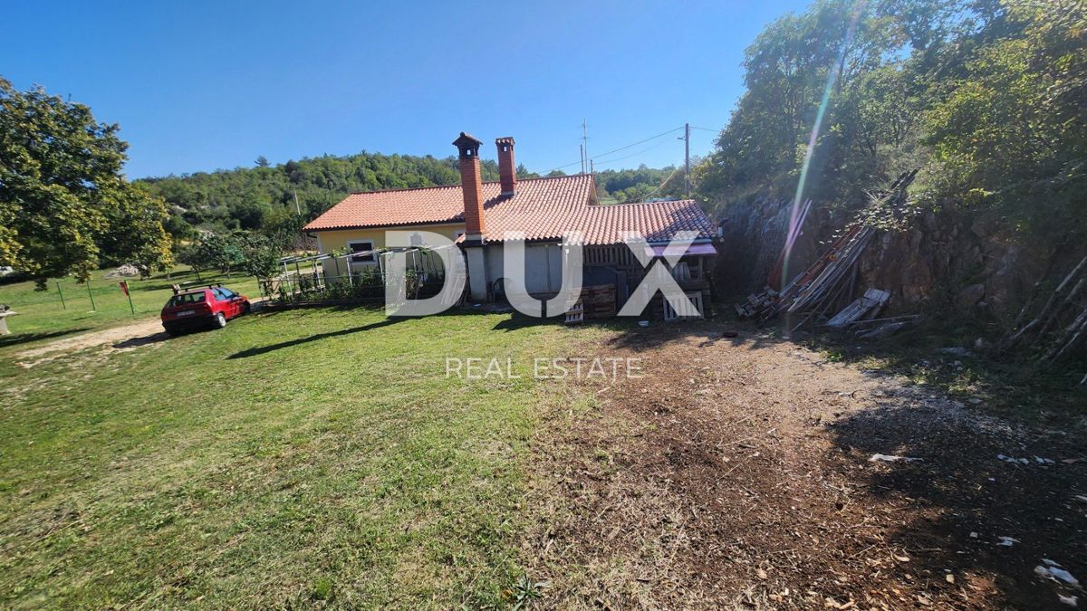 ISTRIA, LABIN - Casa isolata con servizi ausiliari e vista mare
