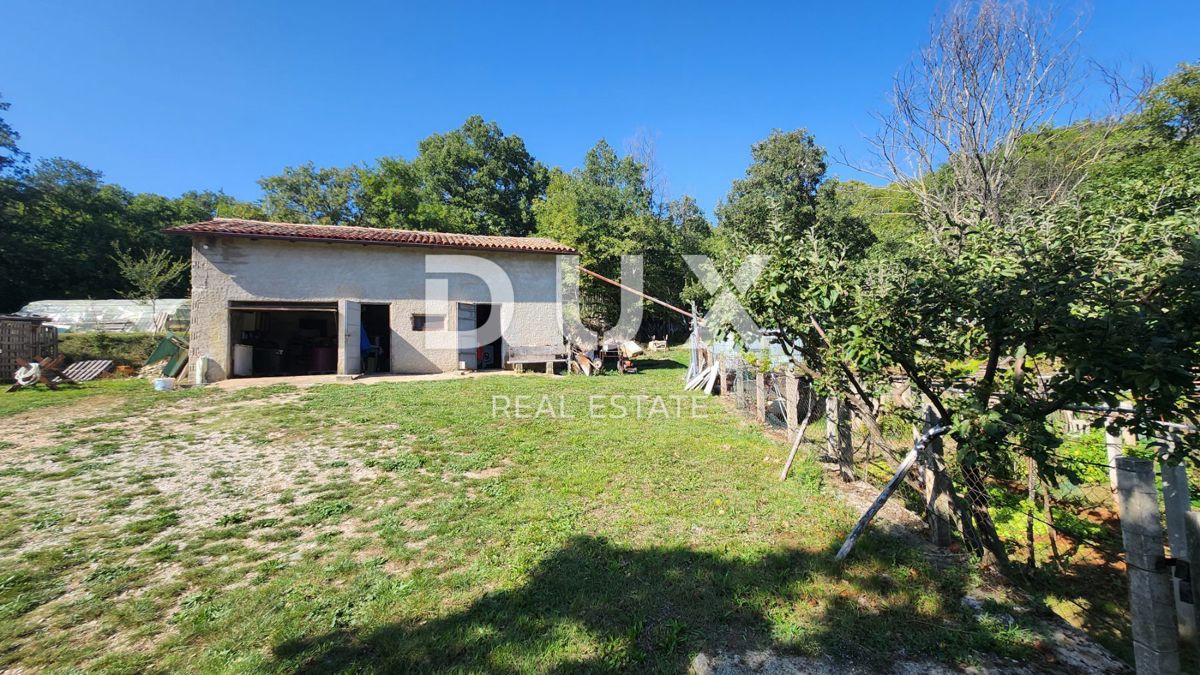 ISTRIA, LABIN - Casa isolata con servizi ausiliari e vista mare