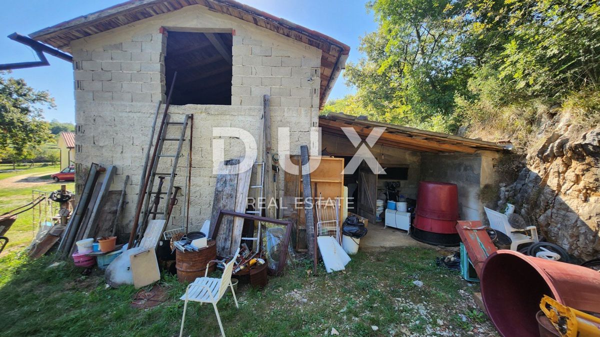 ISTRIA, LABIN - Casa isolata con servizi ausiliari e vista mare