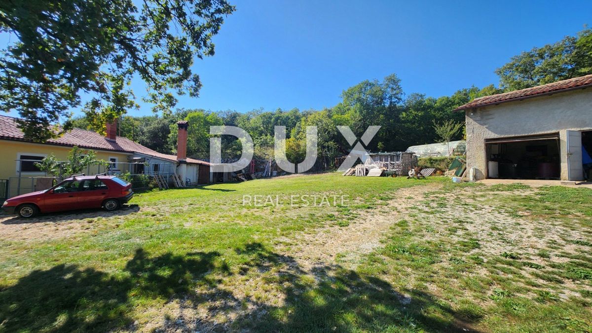 ISTRIA, LABIN - Casa isolata con servizi ausiliari e vista mare