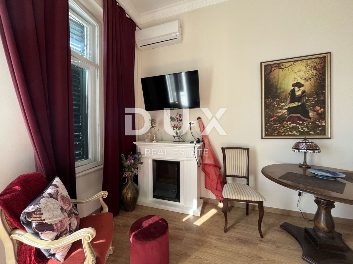 OPATIJA, CENTRO - Appartamento con vista e parcheggio in villa storica