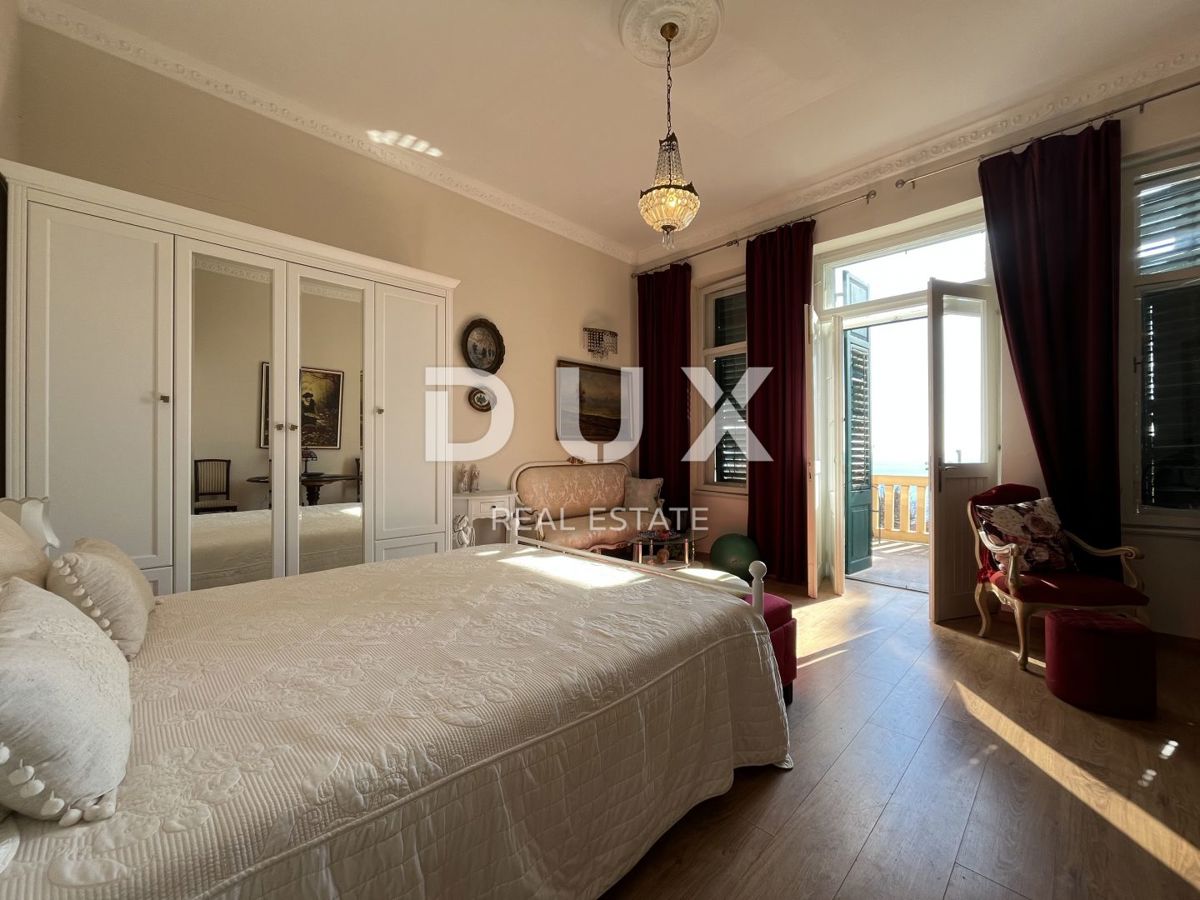 OPATIJA, CENTRO - Appartamento con vista e parcheggio in villa storica