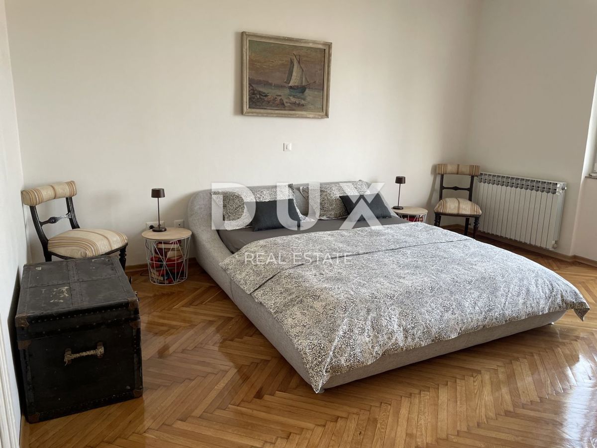 OPATIJA, CENTRO - grande appartamento in una villa austro-ungarica con parcheggio e terrazza 
