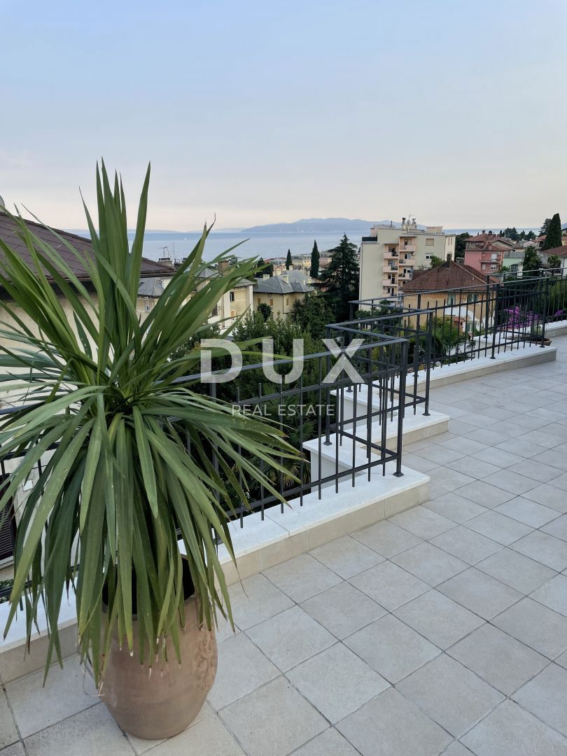OPATIJA, CENTRO - grande appartamento in una villa austro-ungarica con parcheggio e terrazza 