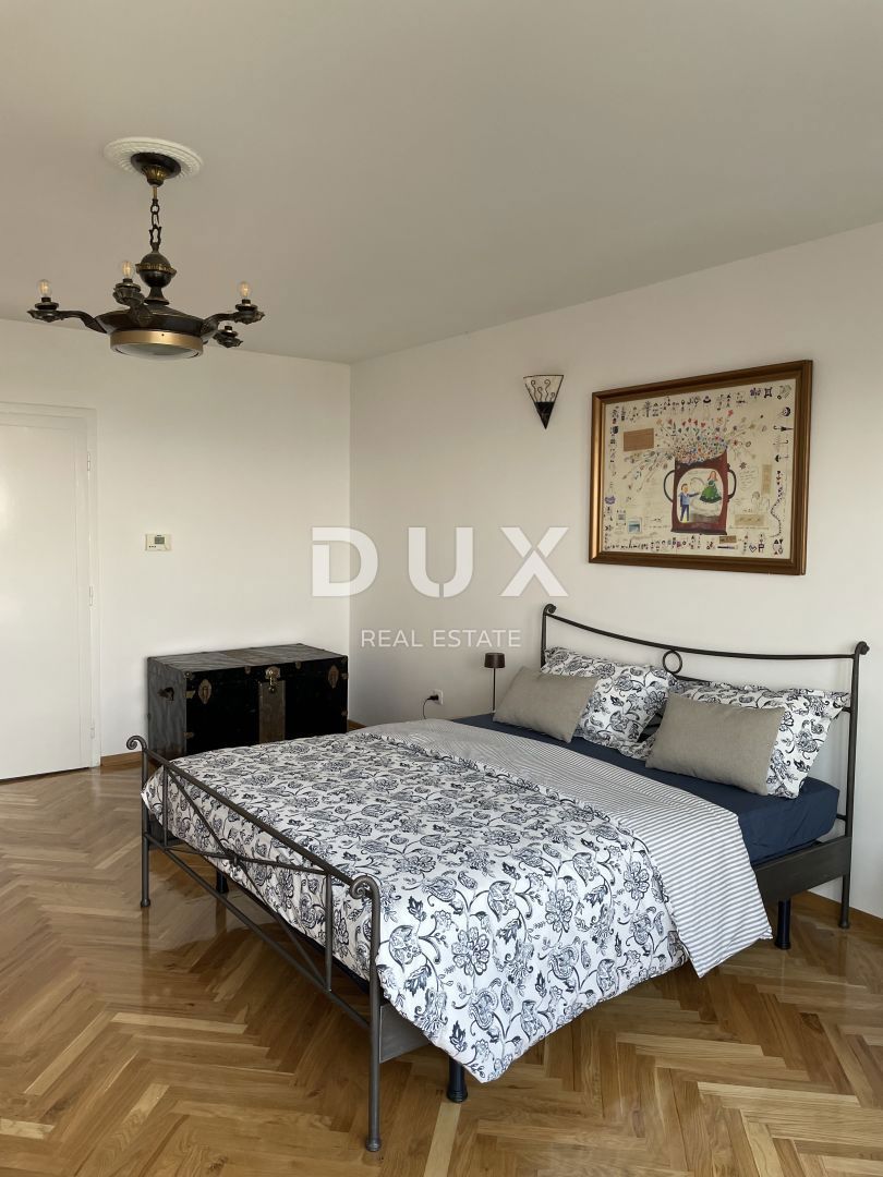 OPATIJA, CENTRO - grande appartamento in una villa austro-ungarica con parcheggio e terrazza 