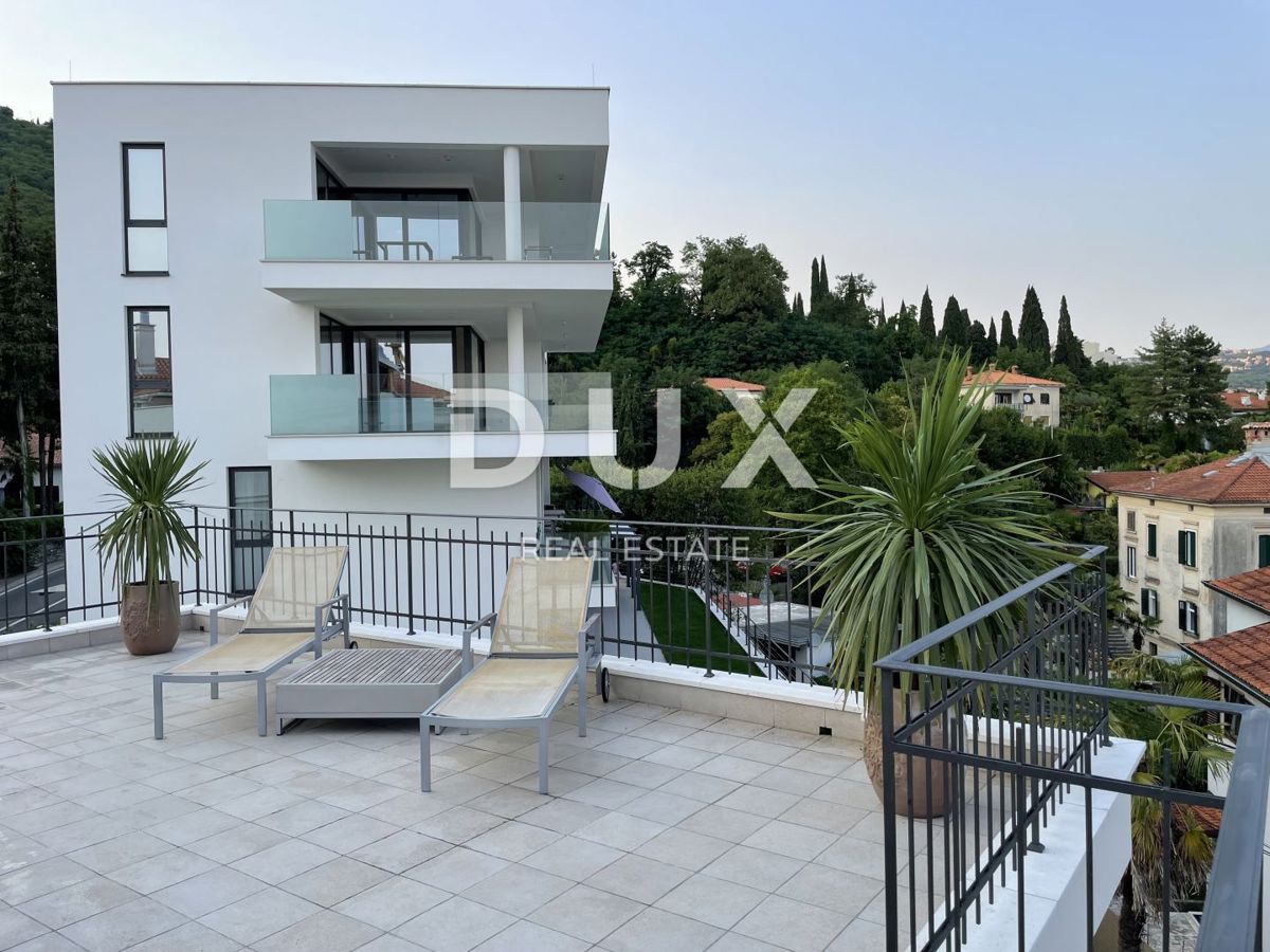 OPATIJA, CENTRO - grande appartamento in una villa austro-ungarica con parcheggio e terrazza 