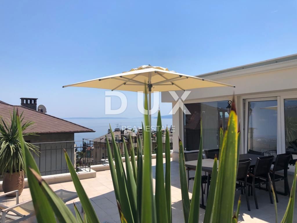 OPATIJA, CENTRO - grande appartamento in una villa austro-ungarica con parcheggio e terrazza 