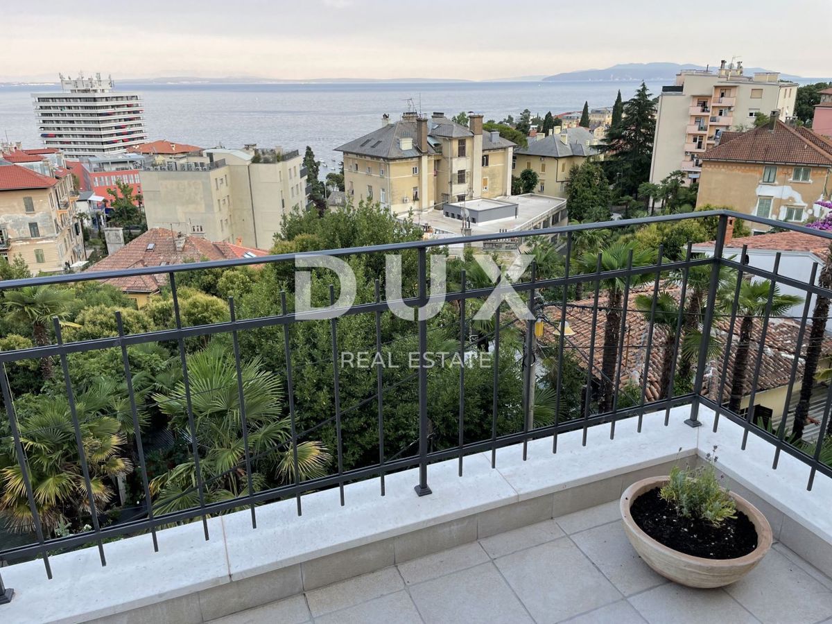 OPATIJA, CENTRO - grande appartamento in una villa austro-ungarica con parcheggio e terrazza 