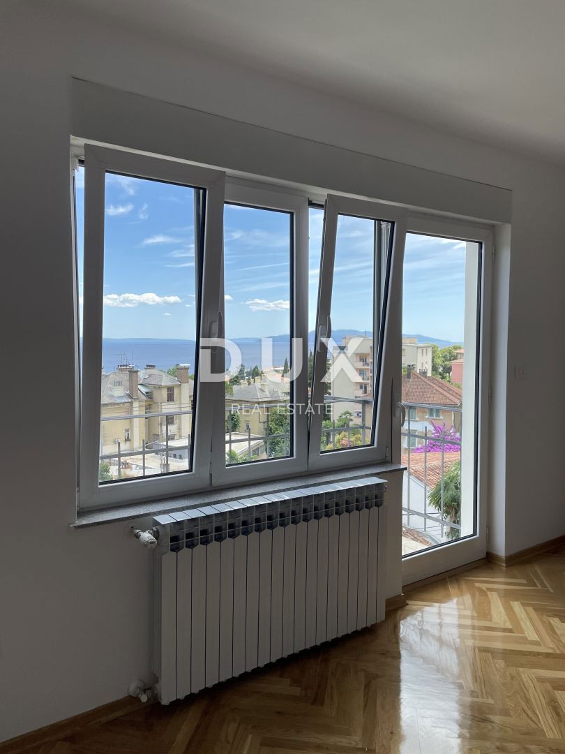 OPATIJA, CENTRO - grande appartamento in una villa austro-ungarica con parcheggio e terrazza 