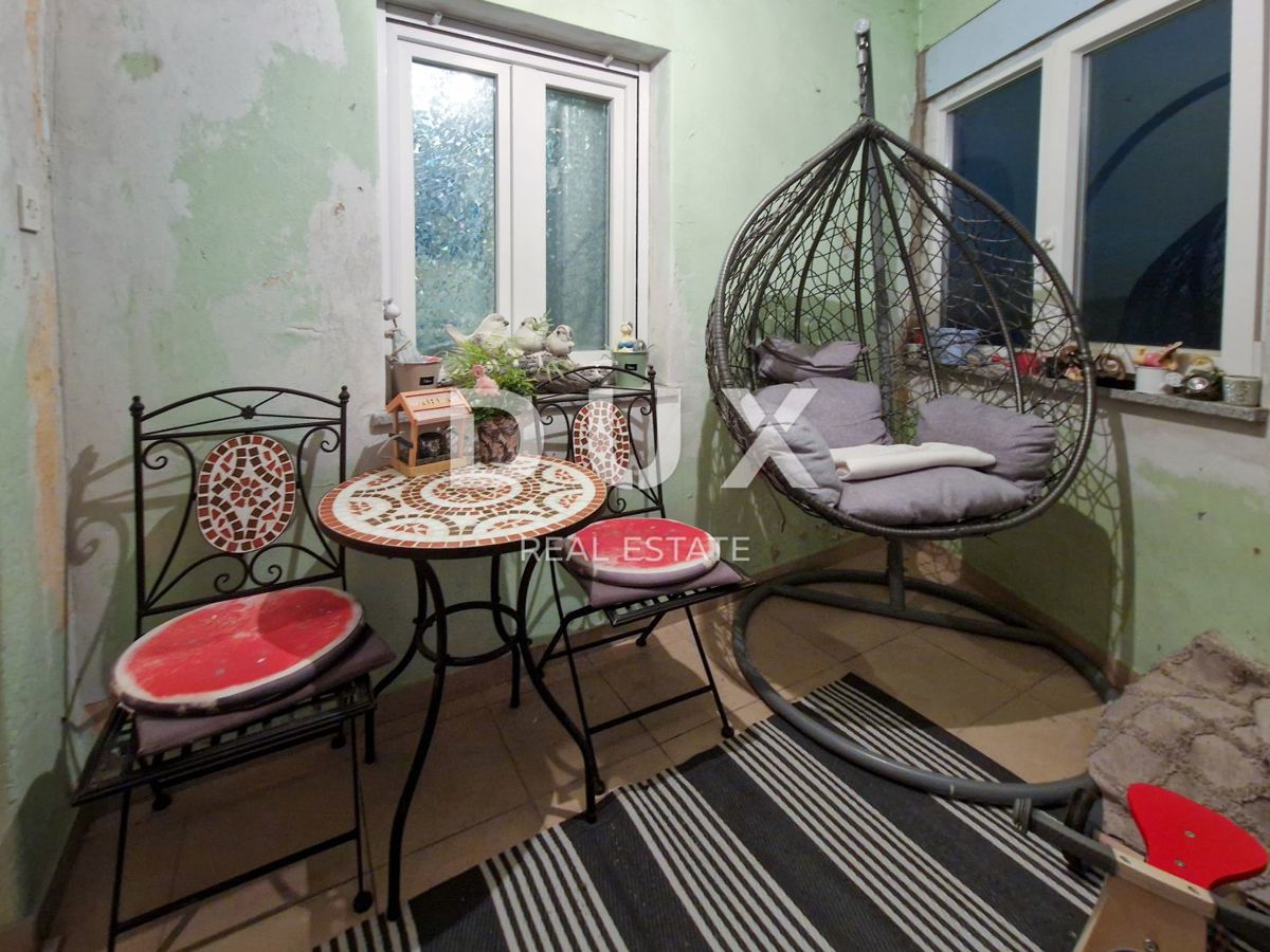 MATULJI, JUŠIĆI - ristrutturato 2 camere da letto + soggiorno, 1° piano