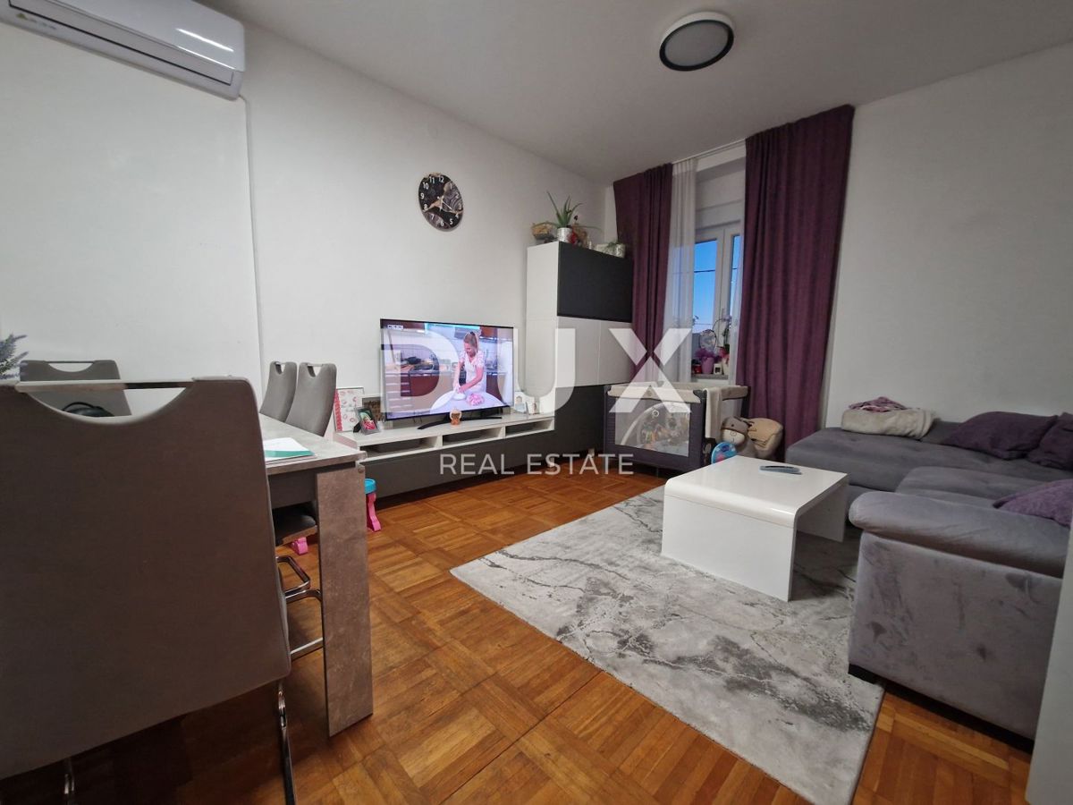 MATULJI, JUŠIĆI - ristrutturato 2 camere da letto + soggiorno, 1° piano