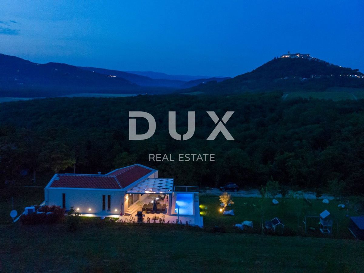 ISTRIA, MONTONA - Villa dall'architettura particolare con una vista meravigliosa!