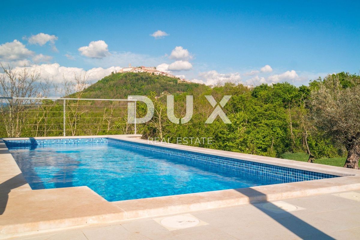 ISTRIA, MONTONA - Villa dall'architettura particolare con una vista meravigliosa!
