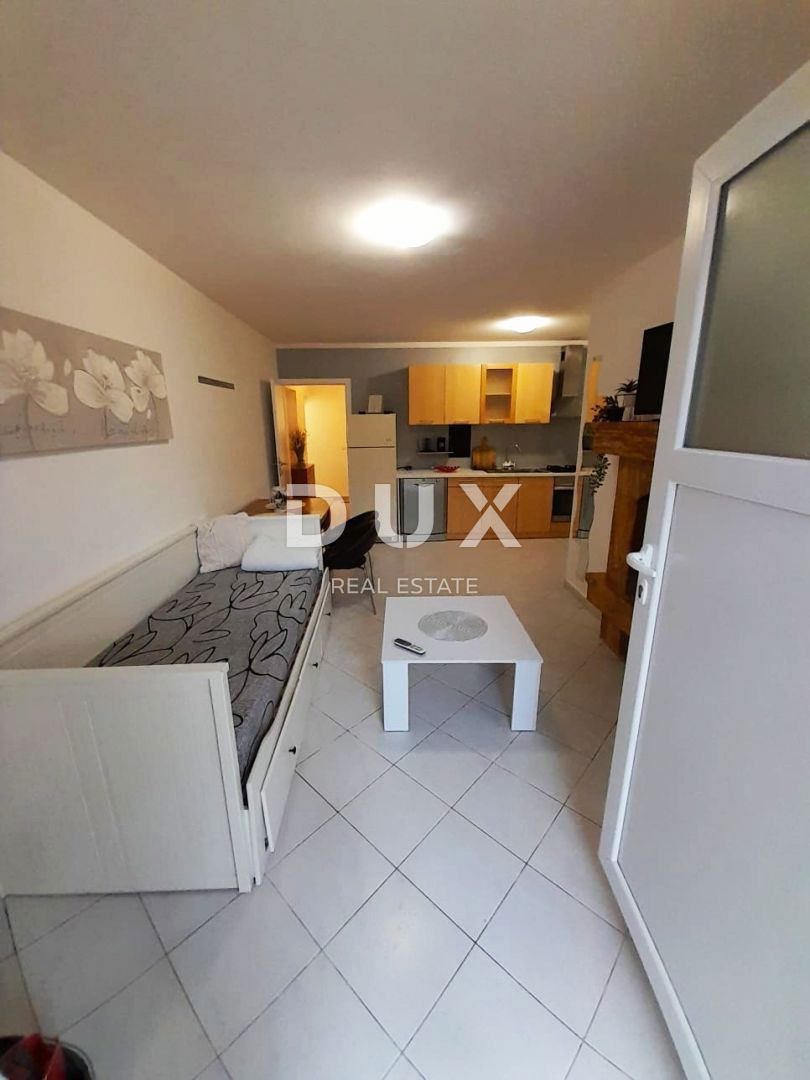 ISTRIA, PARENZO - Appartamento 2 camere da letto + bagno a 1500 m dal mare