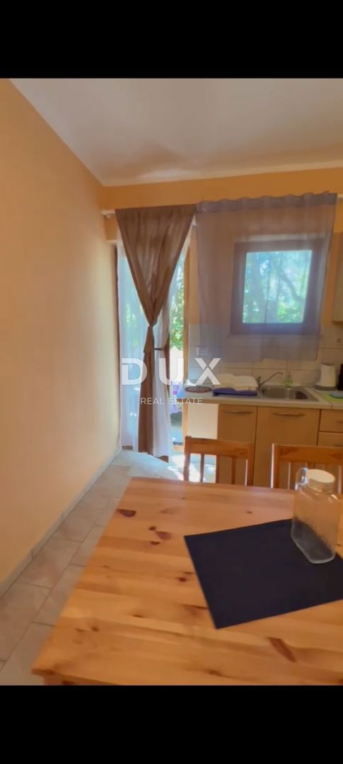 ISTRIA, PREMANTURA - Appartamento al piano terra con parcheggio, 2 camere da letto, 2 bagni, terrazza - VICINO ALLA SPIAGGIA!!
