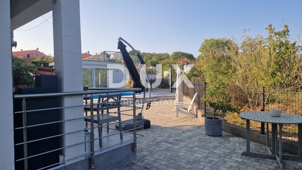 ISOLA DI KRK, CITTÀ DI KRK (DINANDINI) - Appartamento in una casa con piscina
