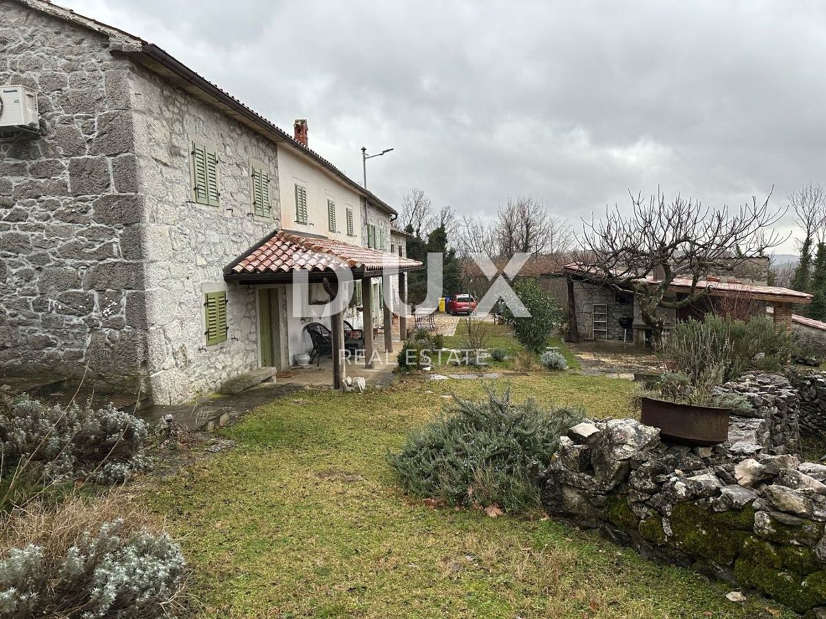 ISTRIA, PINGUENTE - Due case istriane con una spaziosa tenuta