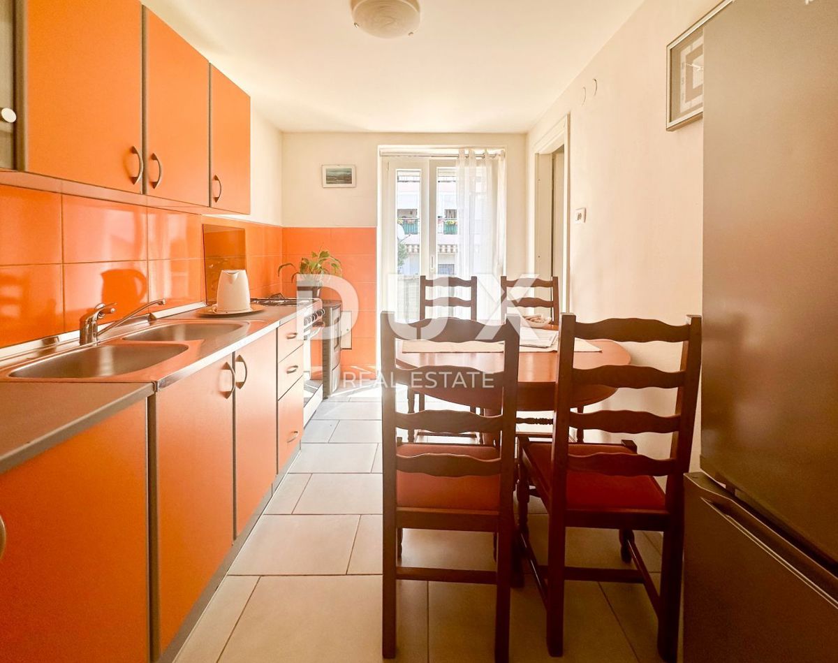 CRIKVENICA - Appartamento diviso in due appartamenti con bellissima vista sul mare. BOX AUTO!