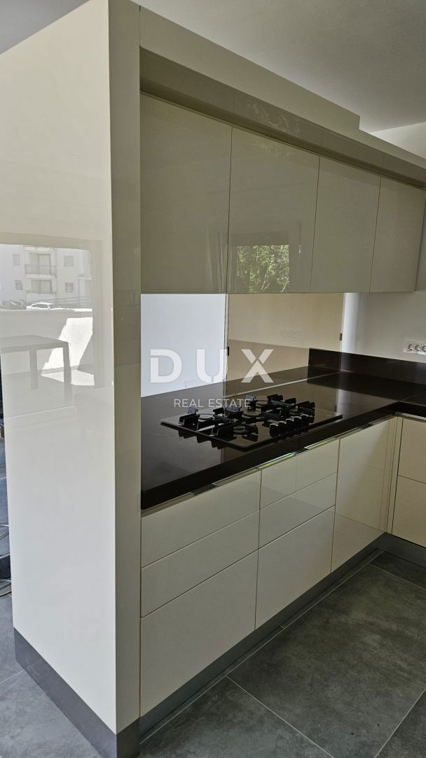 KASTAV, REŠETARI - appartamento di nuova costruzione 130m2, 1° piano, soggiorno + 3 camere da letto con vista mare e garage + giardino 57m2