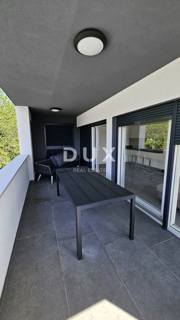 KASTAV, REŠETARI - appartamento di nuova costruzione 130m2, 1° piano, soggiorno + 3 camere da letto con vista mare e garage + giardino 57m2