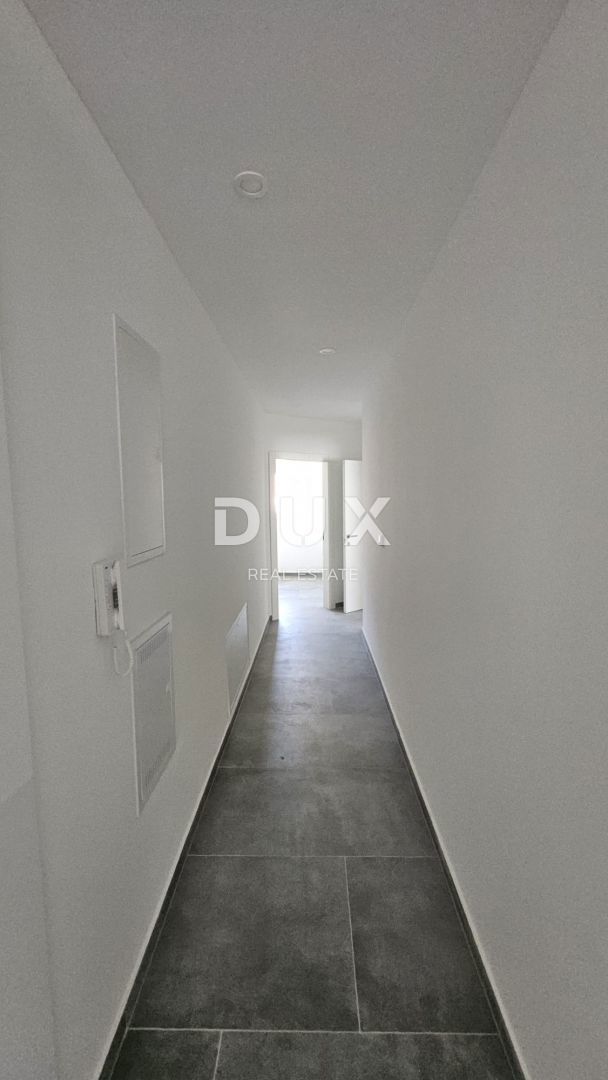 KASTAV, REŠETARI - appartamento di nuova costruzione 130m2, 1° piano, soggiorno + 3 camere da letto con vista mare e garage + giardino 57m2