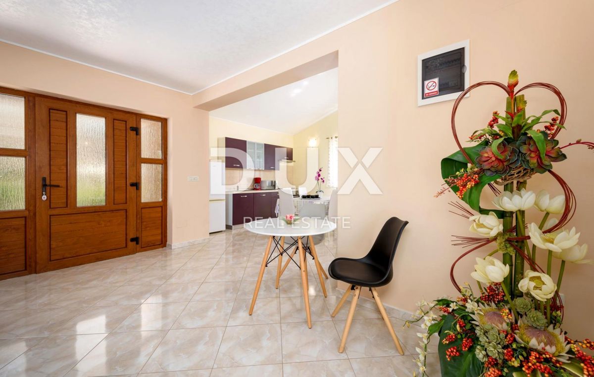 ISTRIA, SVETI LOVREČ - Casa con piscina ai margini del villaggio