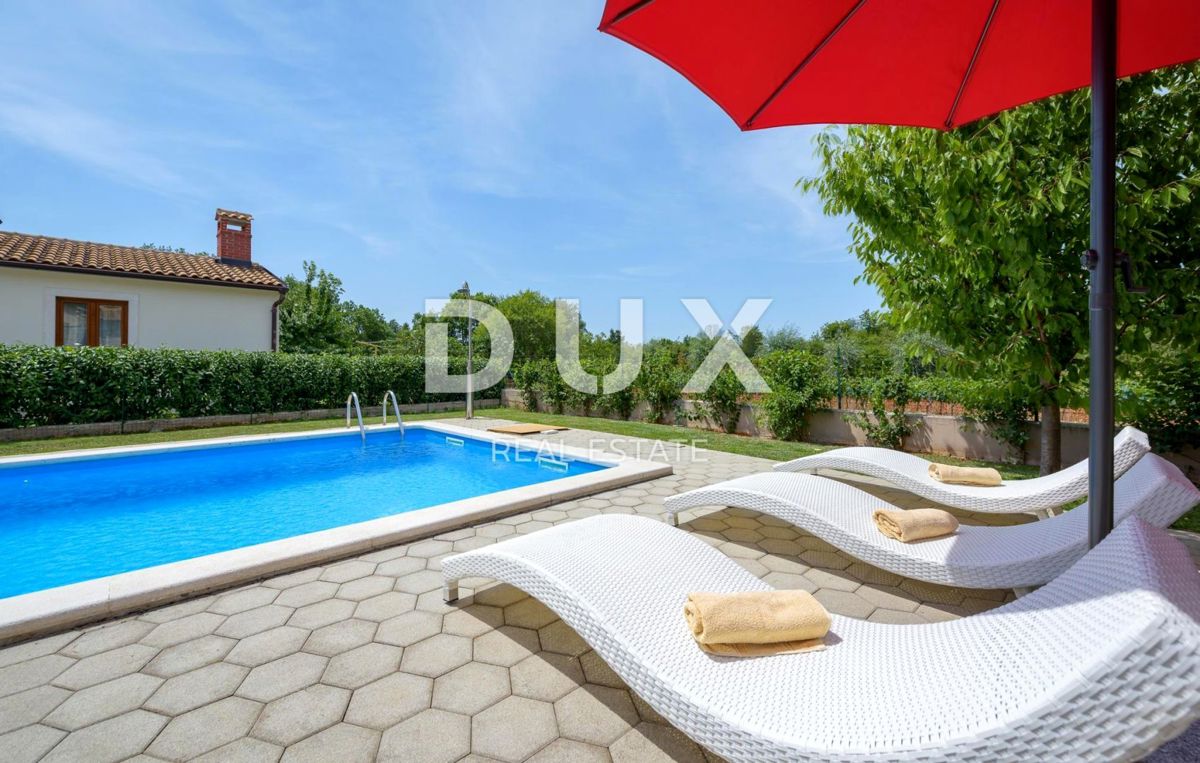 ISTRIA, SVETI LOVREČ - Casa con piscina ai margini del villaggio