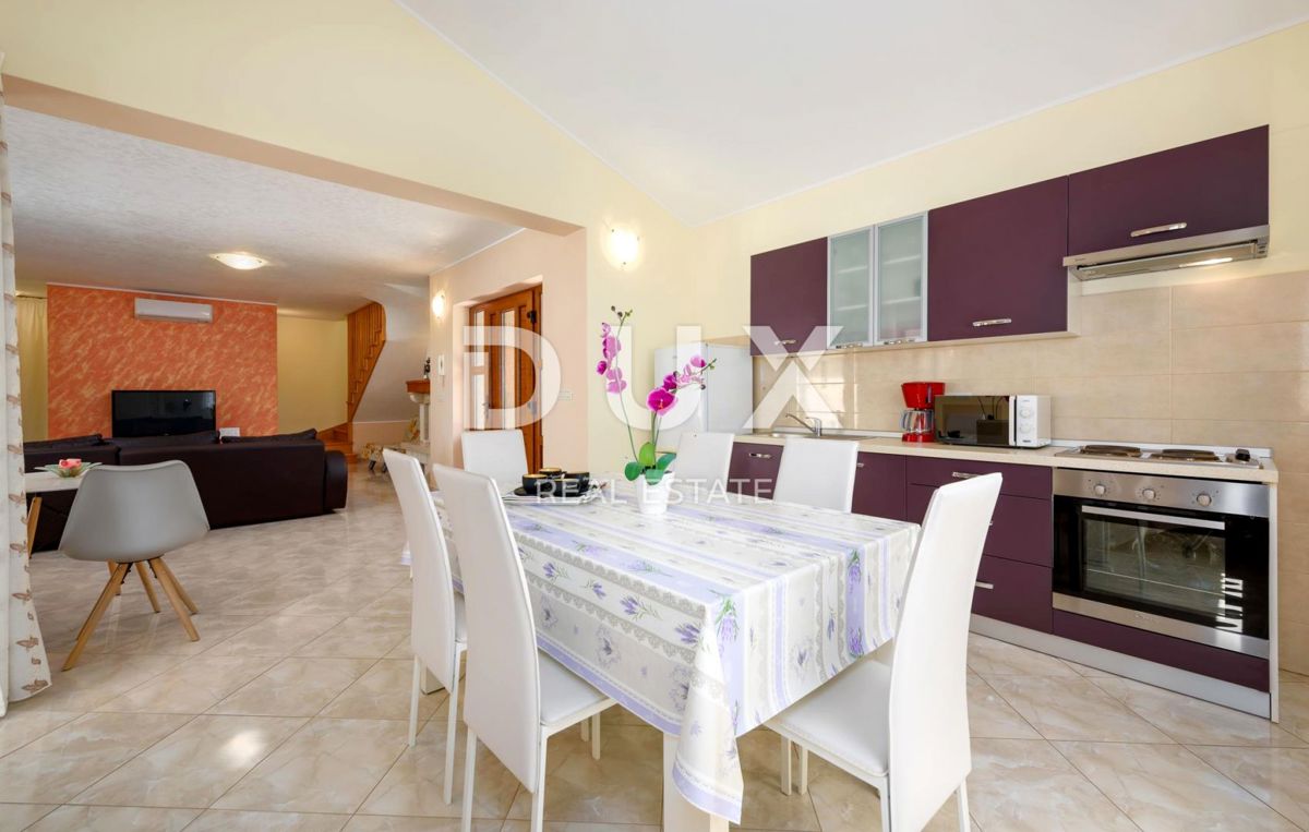 ISTRIA, SVETI LOVREČ - Casa con piscina ai margini del villaggio
