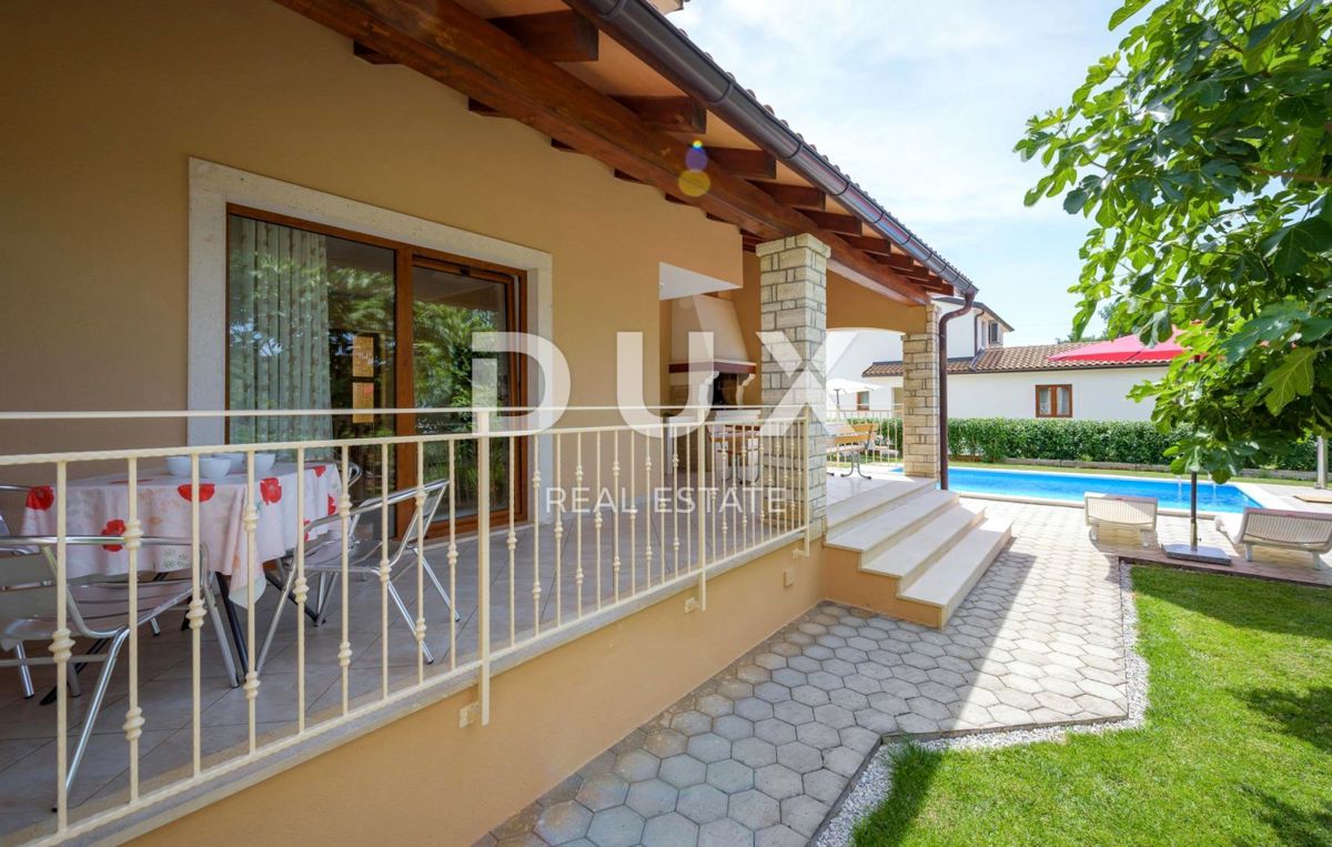 ISTRIA, SVETI LOVREČ - Casa con piscina ai margini del villaggio
