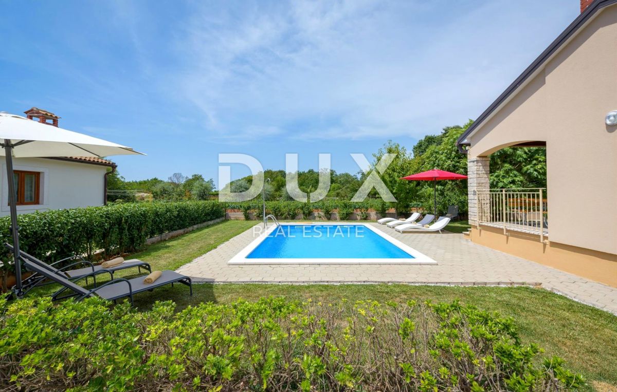 ISTRIA, SVETI LOVREČ - Casa con piscina ai margini del villaggio
