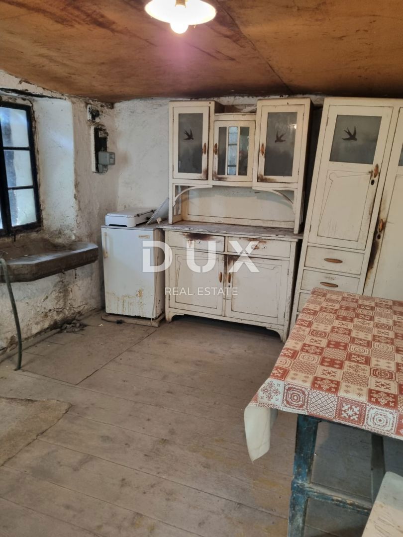 ISTRIA, PINGUENTE - Casa in pietra da ristrutturare con ampio terreno edificabile