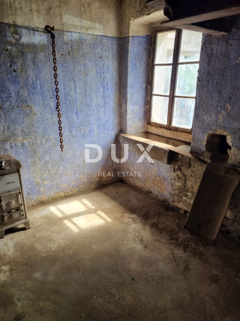 ISTRIA, PINGUENTE - Casa in pietra da ristrutturare con ampio terreno edificabile