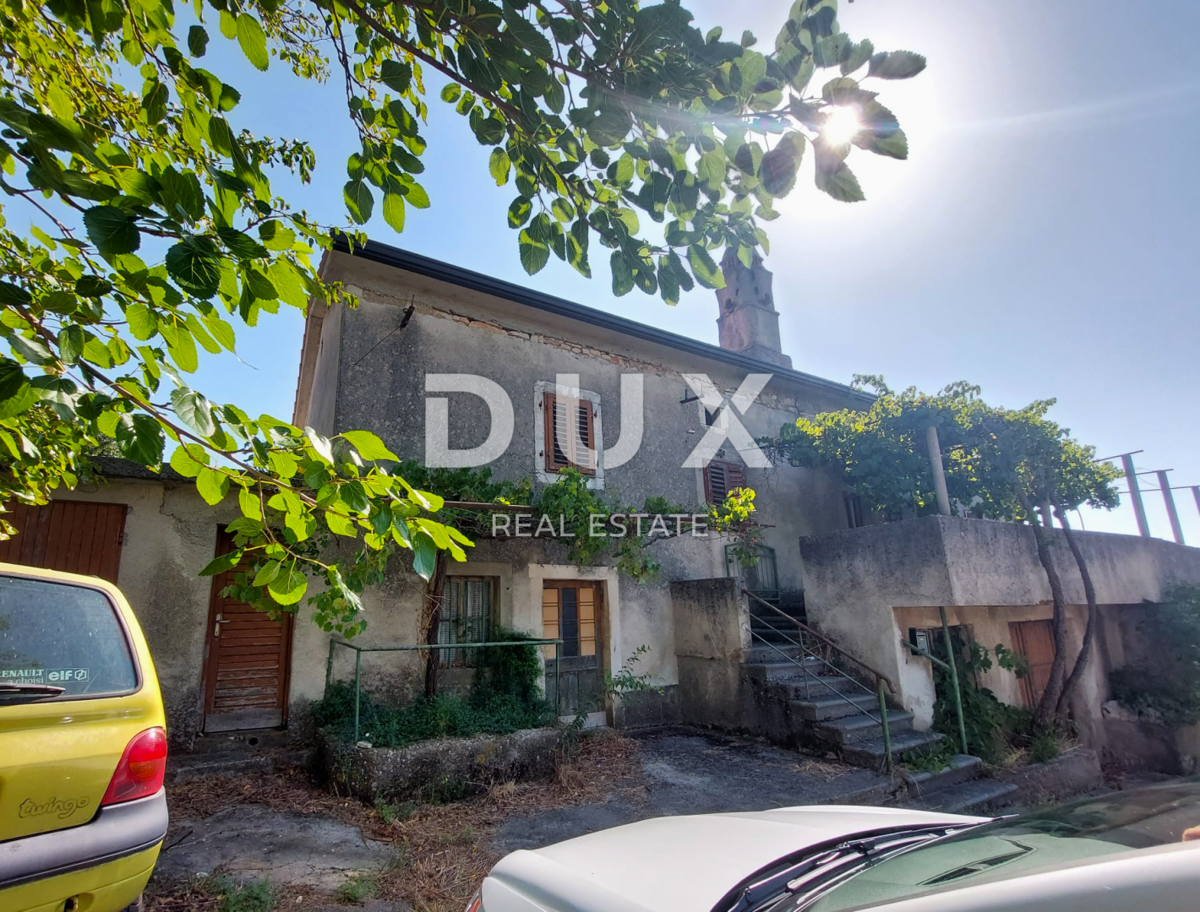 ISTRIA, LABIN - Casa in pietra in fase di ristrutturazione con vista mare