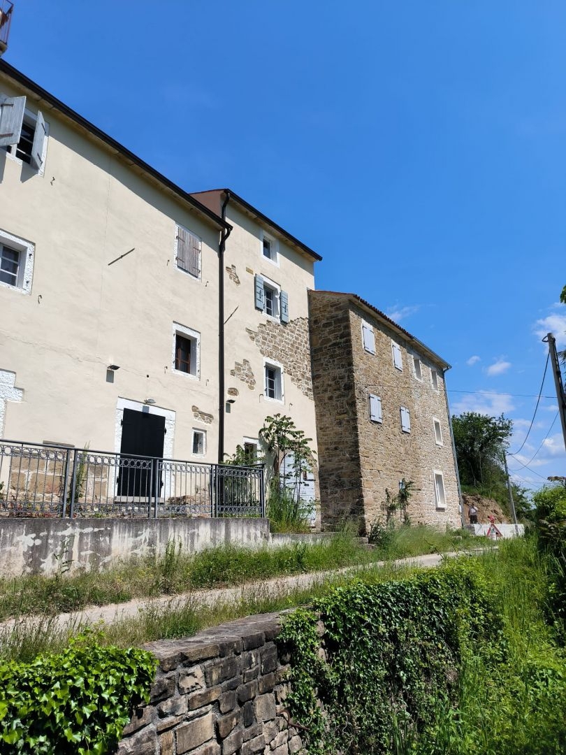 ISTRIA, MOTOVUN - Una fiaba di pietra nella natura! RARITÀ!