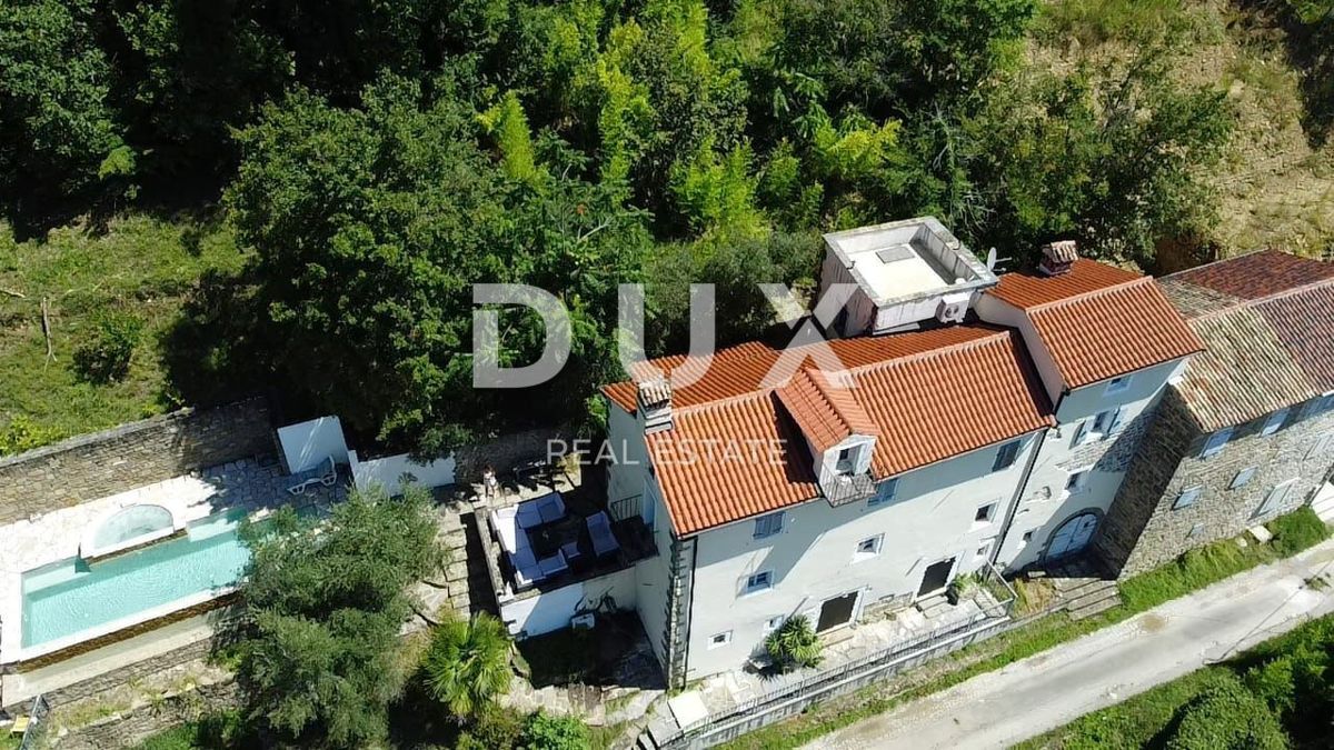 ISTRIA, MOTOVUN - Una fiaba di pietra nella natura! RARITÀ!