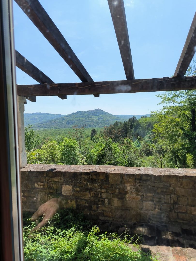 ISTRIA, MOTOVUN - Una fiaba di pietra nella natura! RARITÀ!