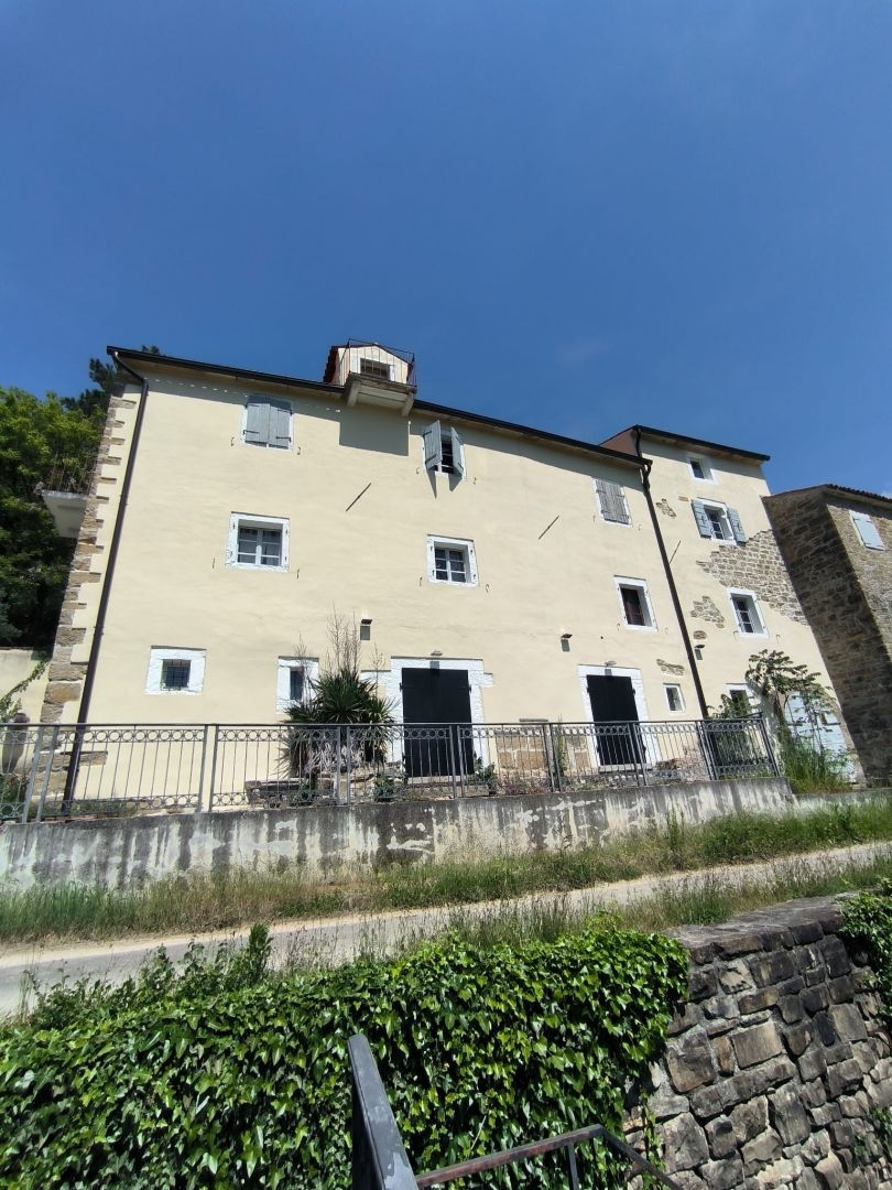 ISTRIA, MOTOVUN - Una fiaba di pietra nella natura! RARITÀ!