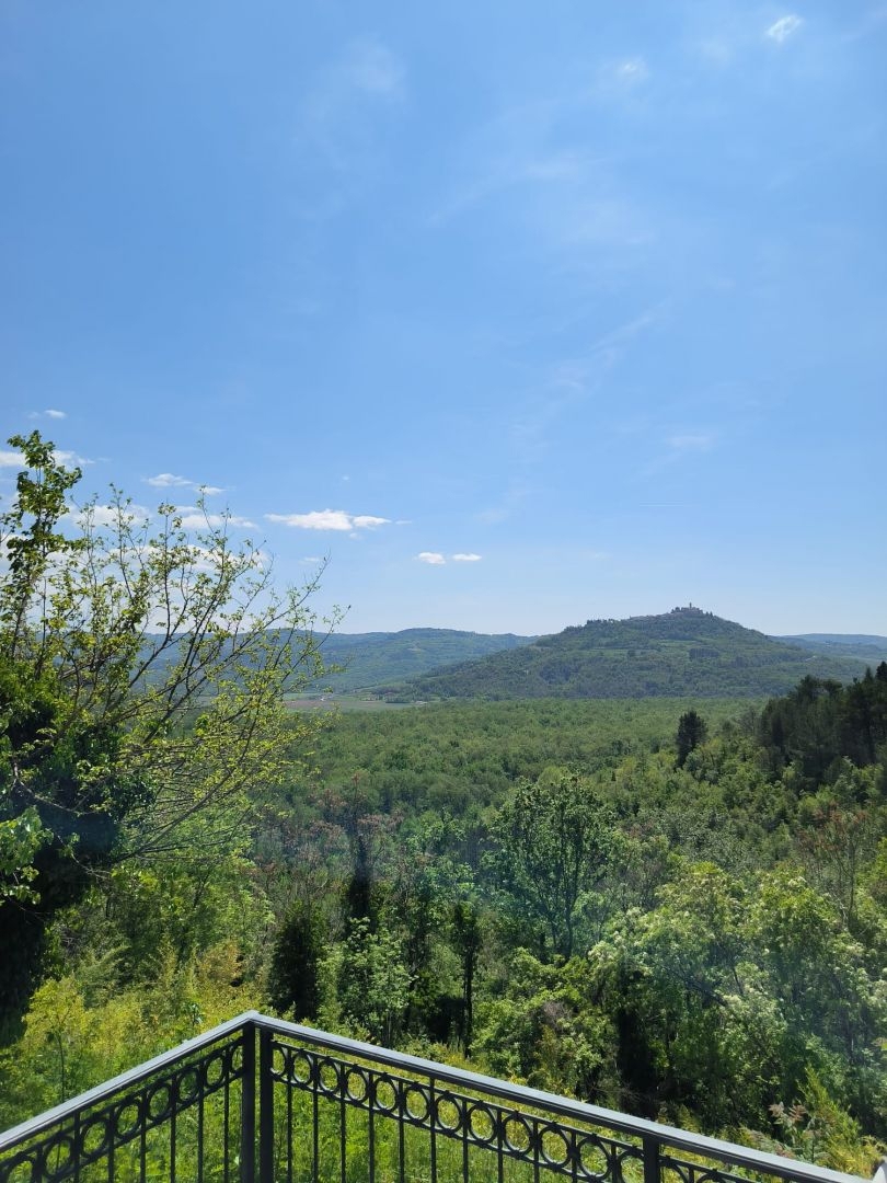 ISTRIA, MOTOVUN - Una fiaba di pietra nella natura! RARITÀ!
