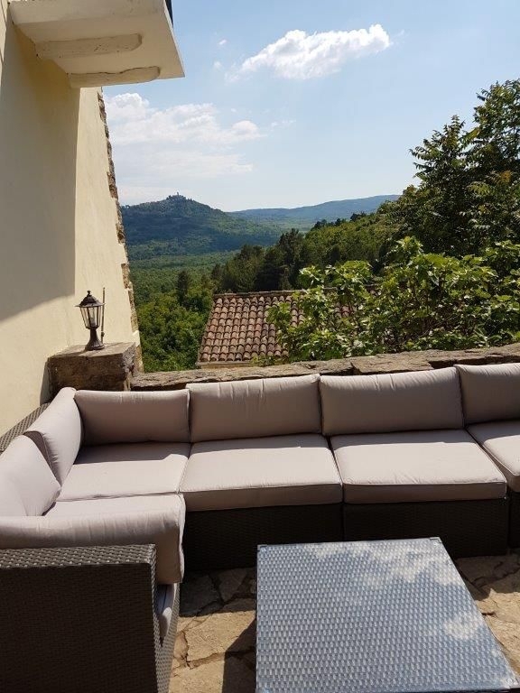 ISTRIA, MOTOVUN - Una fiaba di pietra nella natura! RARITÀ!