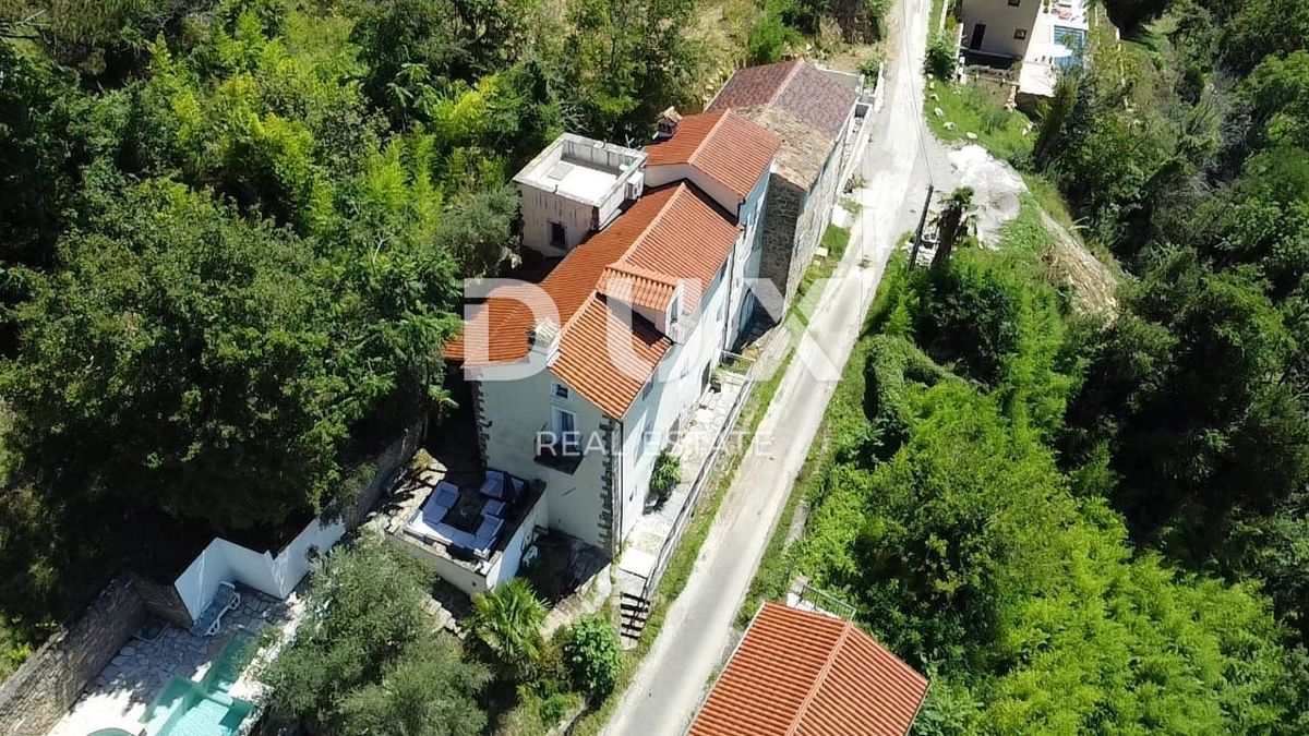 ISTRIA, MOTOVUN - Una fiaba di pietra nella natura! RARITÀ!