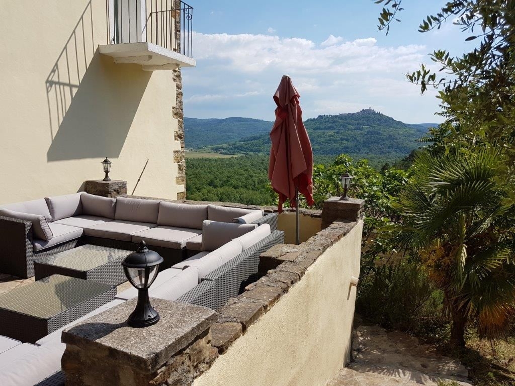 ISTRIA, MOTOVUN - Una fiaba di pietra nella natura! RARITÀ!