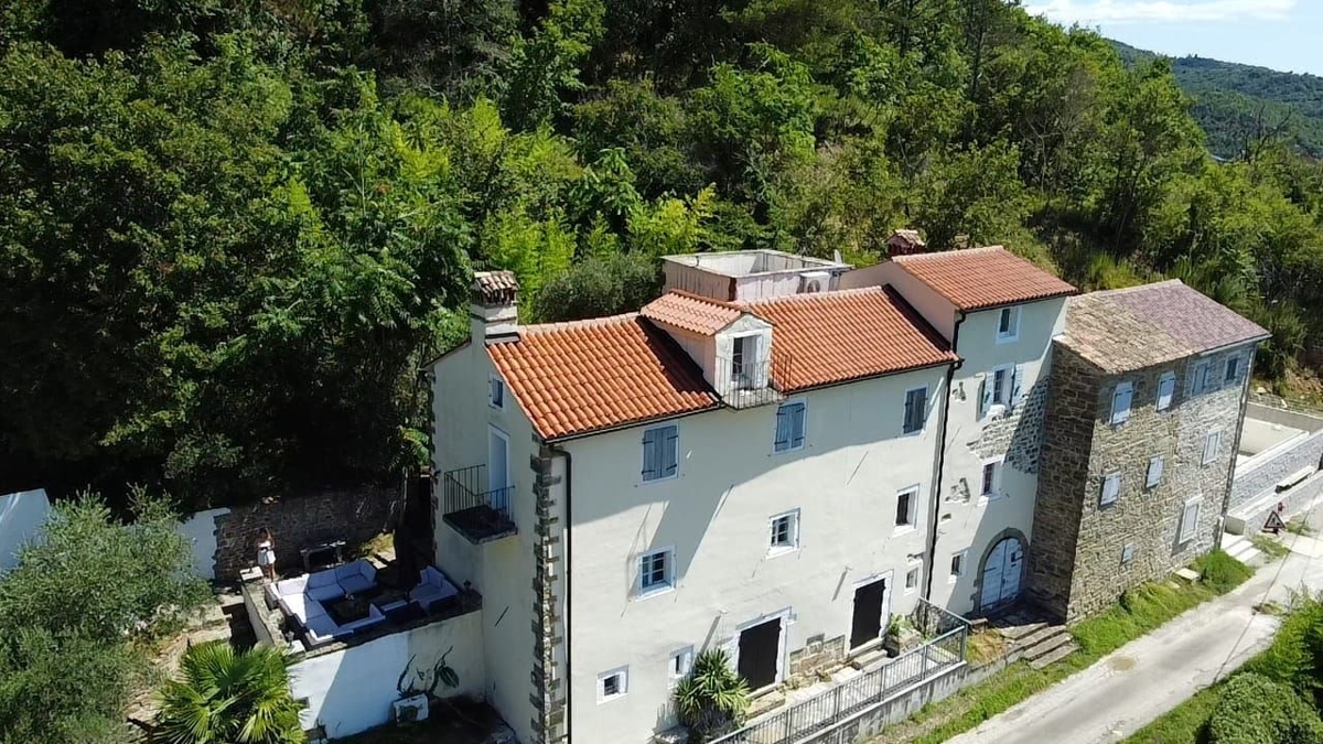 ISTRIA, MOTOVUN - Una fiaba di pietra nella natura! RARITÀ!