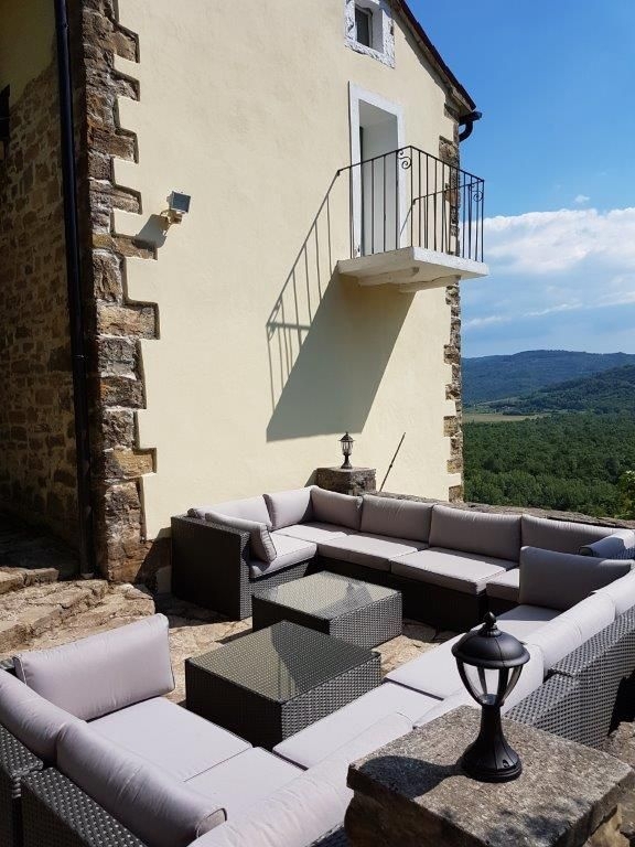 ISTRIA, MOTOVUN - Una fiaba di pietra nella natura! RARITÀ!