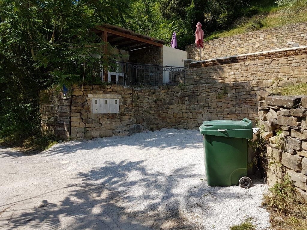 ISTRIA, MOTOVUN - Una fiaba di pietra nella natura! RARITÀ!
