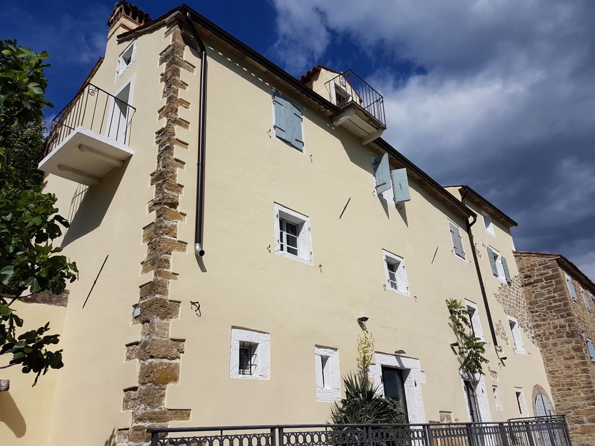 ISTRIA, MOTOVUN - Una fiaba di pietra nella natura! RARITÀ!